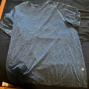 mens lululemon shirt
